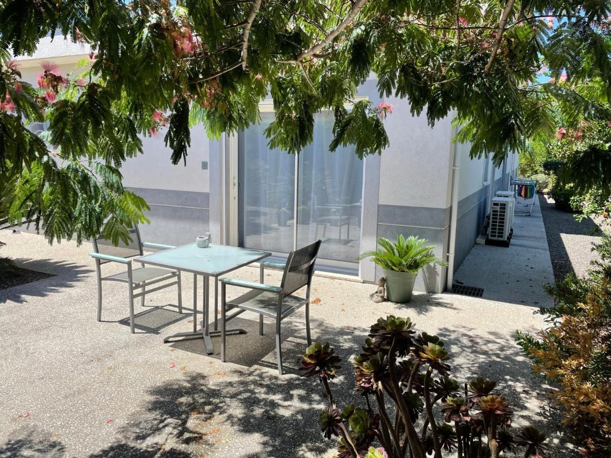 Chambre Luxe Dans Villa De Standing Avec Piscine, Acces Discret Et Independant, Terrasse Arboree Et Parking Prive La Valette-du-Var Exterior photo
